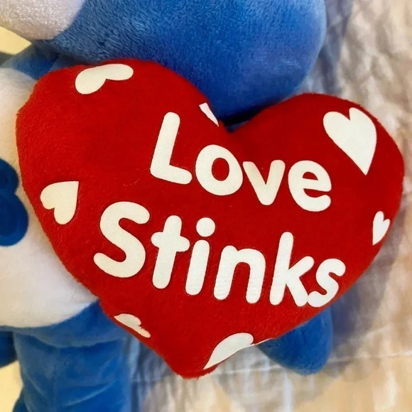 Care Bears Valentine Grumpy Bear Love Stinks 2015 Retired Very Rare NWT - Picture 4 of 12